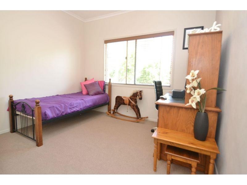 3 Oxley Court, Southside QLD 4570