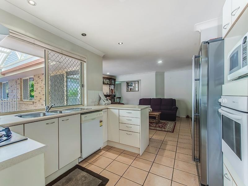 2 Tulipwood Street, Noosaville QLD 4566