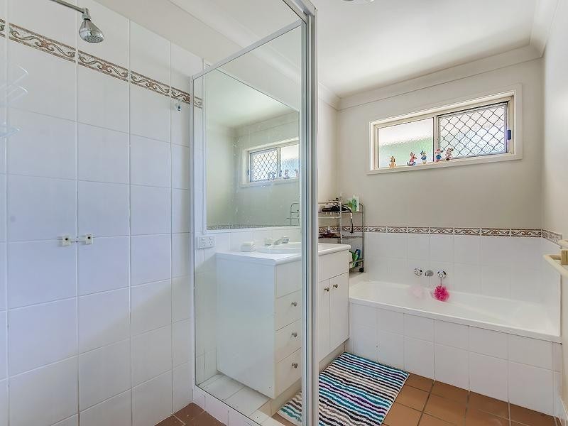 2 Tulipwood Street, Noosaville QLD 4566