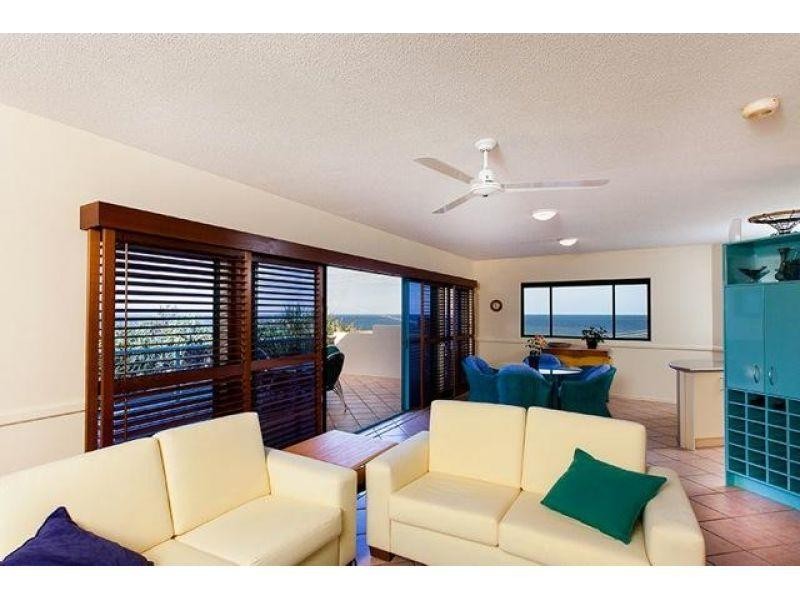 2/33 Tingira Cres, Sunrise Beach QLD 4567