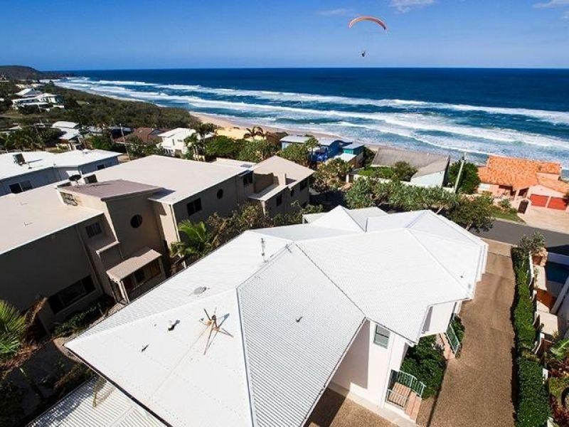 2/33 Tingira Cres, Sunrise Beach QLD 4567