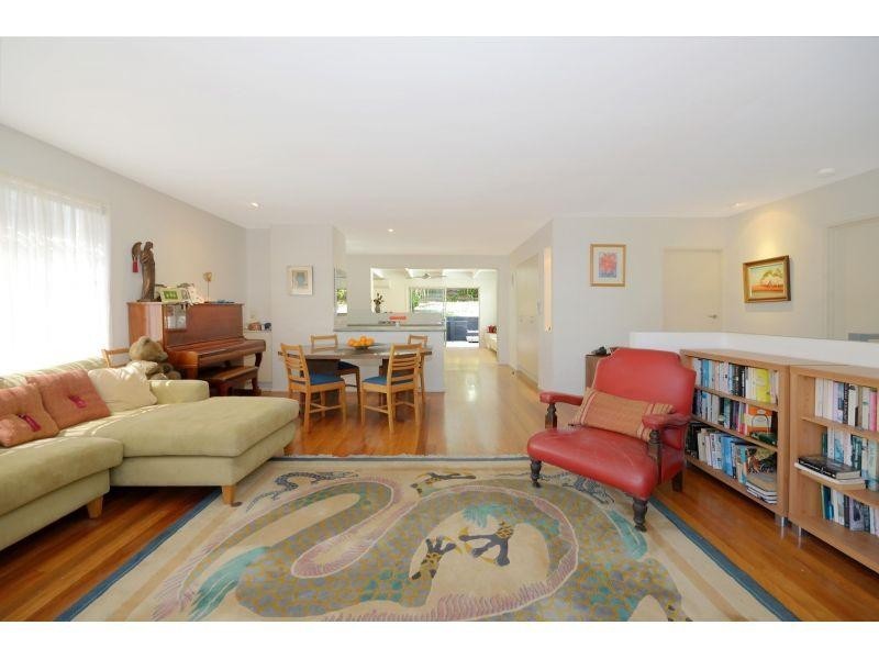 21 Nairana Rest, Noosa Heads QLD 4567