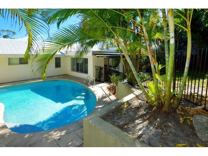 21 Nairana Rest, Noosa Heads QLD 4567