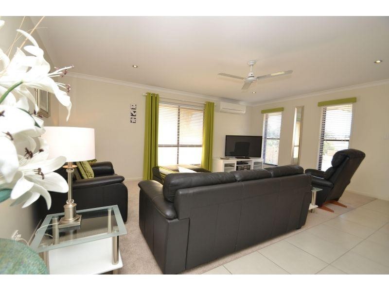 4  Principal Place, Jones Hill QLD 4570