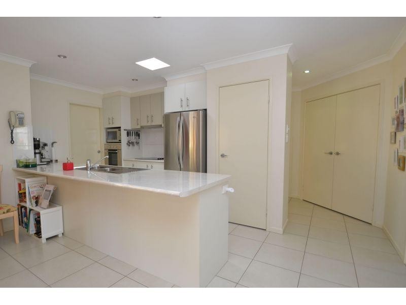 4  Principal Place, Jones Hill QLD 4570