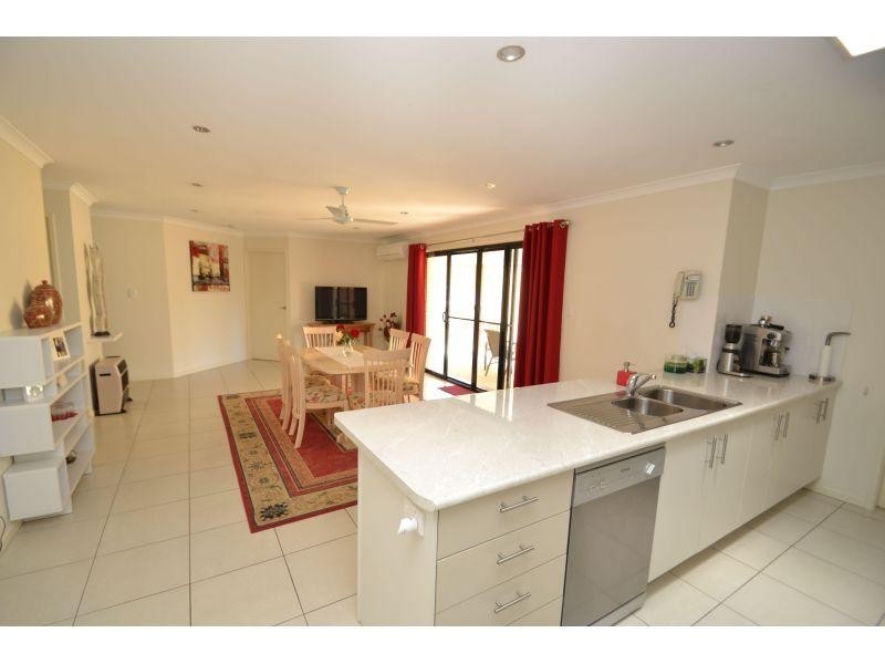 4  Principal Place, Jones Hill QLD 4570