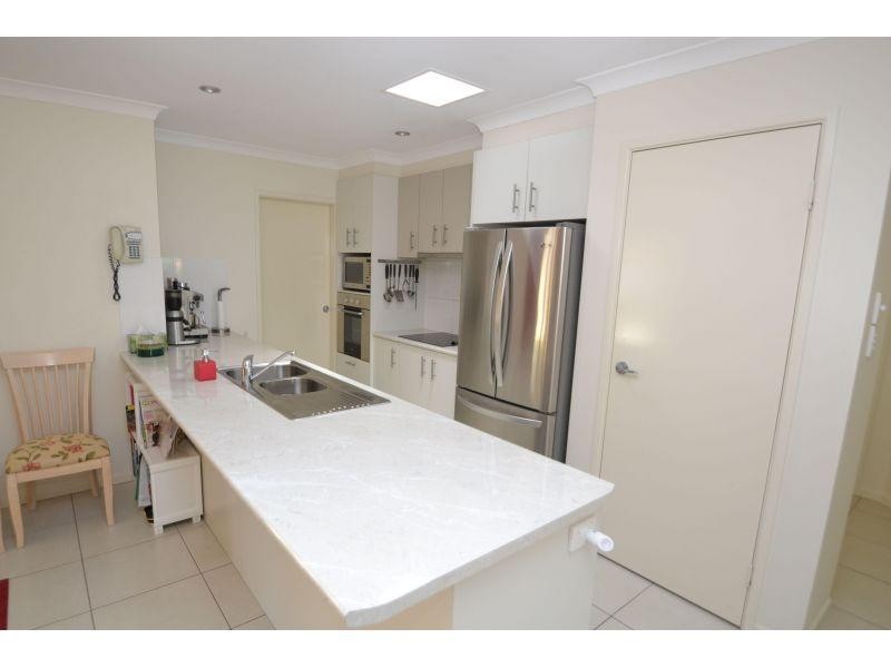4  Principal Place, Jones Hill QLD 4570