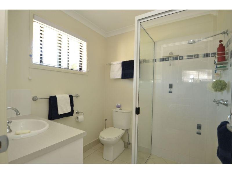 4  Principal Place, Jones Hill QLD 4570