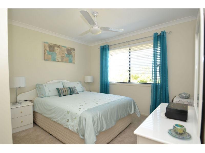 4  Principal Place, Jones Hill QLD 4570