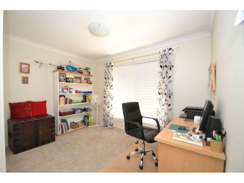 4  Principal Place, Jones Hill QLD 4570