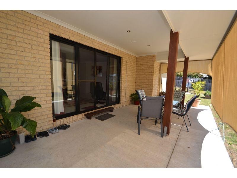 4  Principal Place, Jones Hill QLD 4570