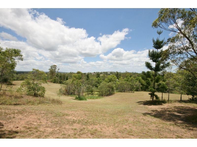 75 Spring Road, Victory Heights QLD 4570