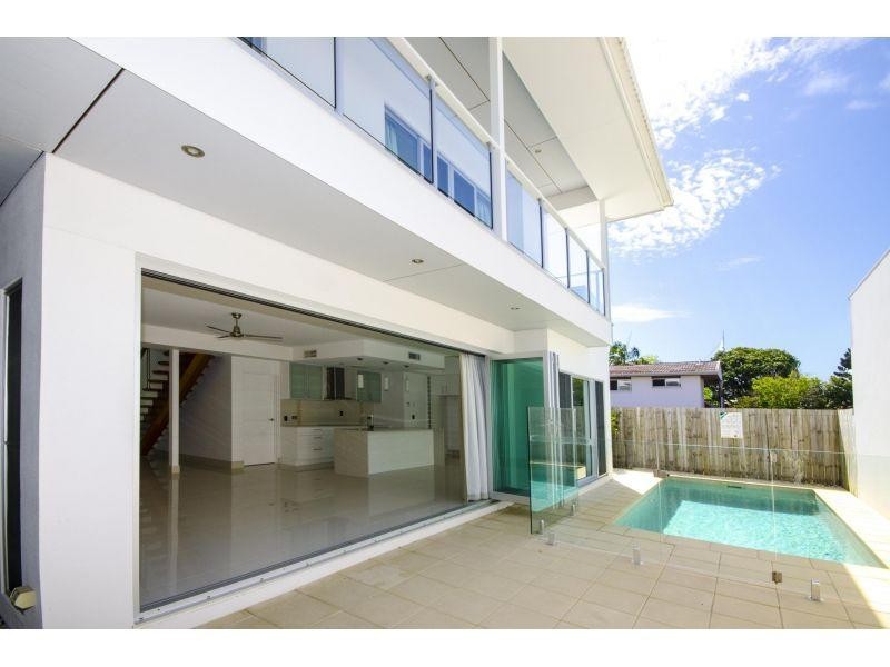 1/8 Nannygai Street, Noosaville QLD 4566