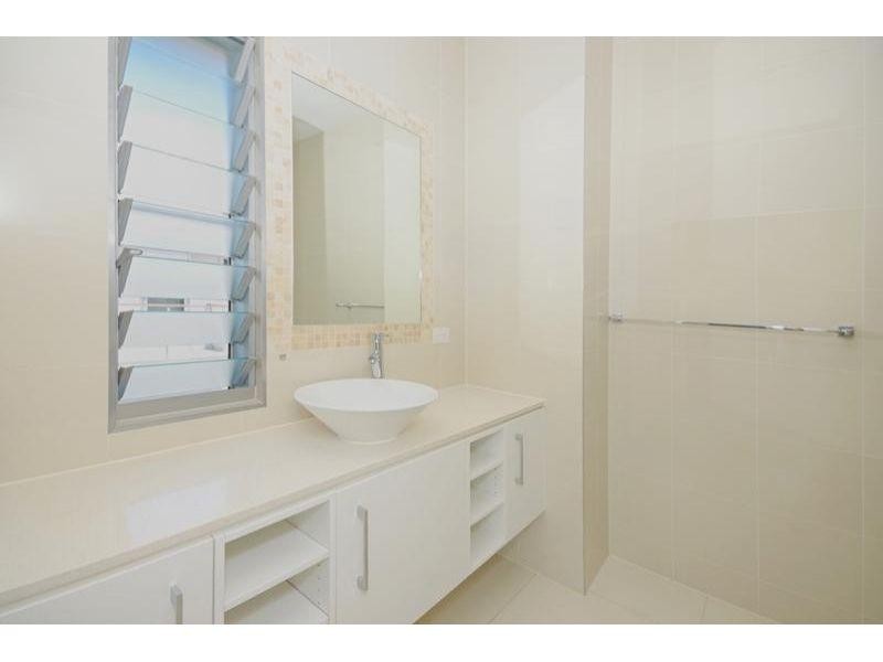 1/8 Nannygai Street, Noosaville QLD 4566