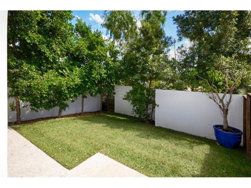 1/8 Nannygai Street, Noosaville QLD 4566