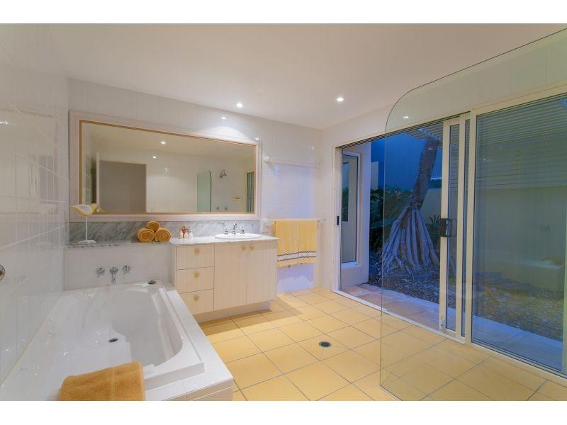 52 Seaview Terrace, Sunshine Beach QLD 4567