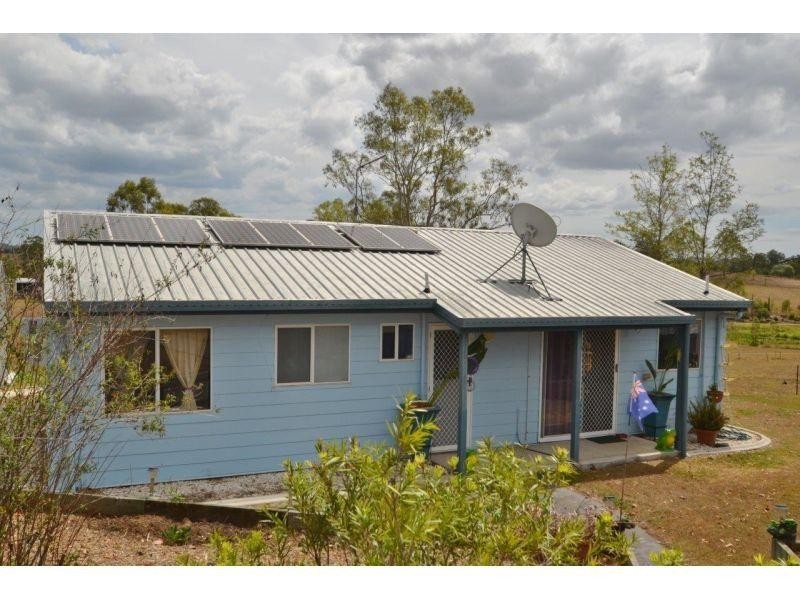 1 Rocks Road, Southside QLD 4570