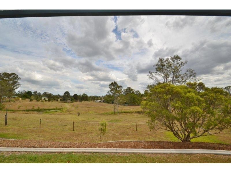 1 Rocks Road, Southside QLD 4570