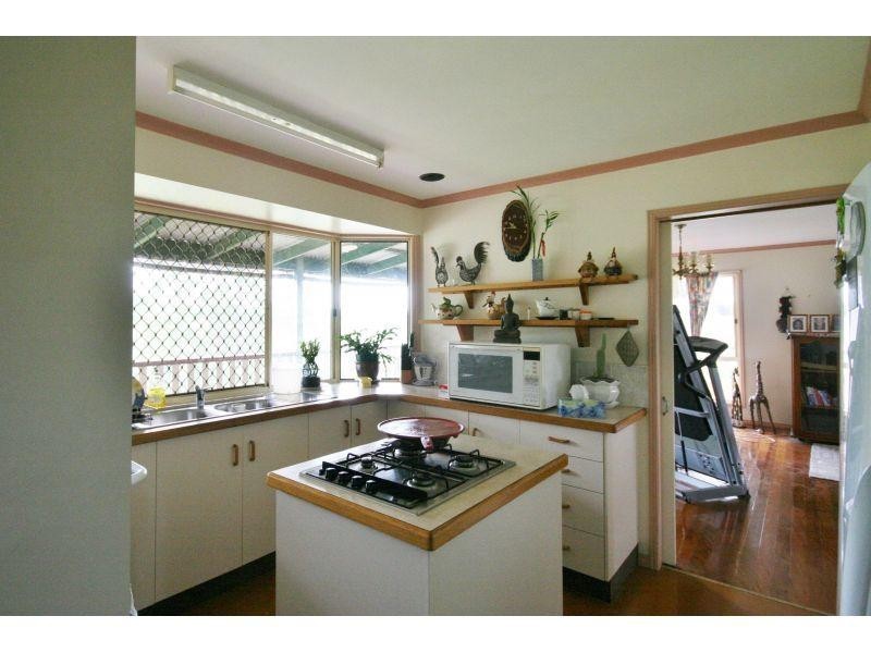 92 Robert Road, Chatsworth QLD 4570