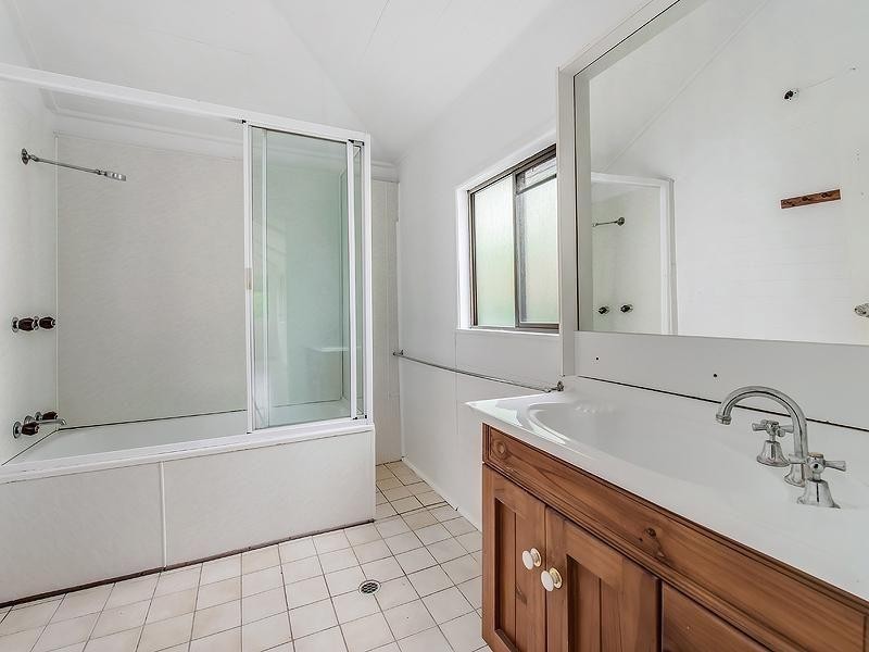 18 Orchard Avenue, Boreen Point QLD 4565