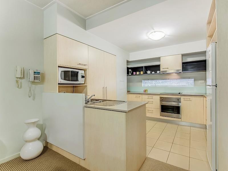 2/283-285 Weyba Road, Noosaville QLD 4566