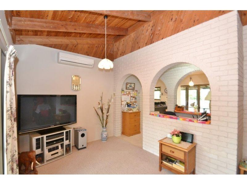 9 Luckona Court, Southside QLD 4570