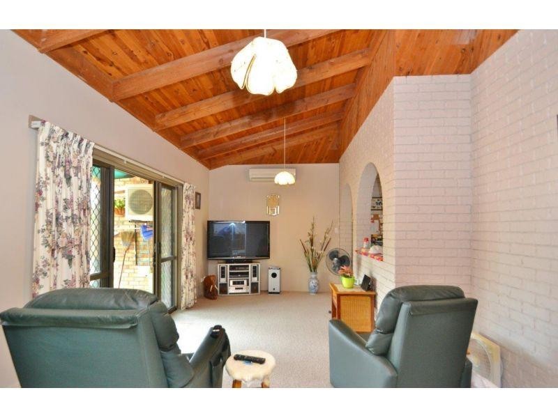 9 Luckona Court, Southside QLD 4570