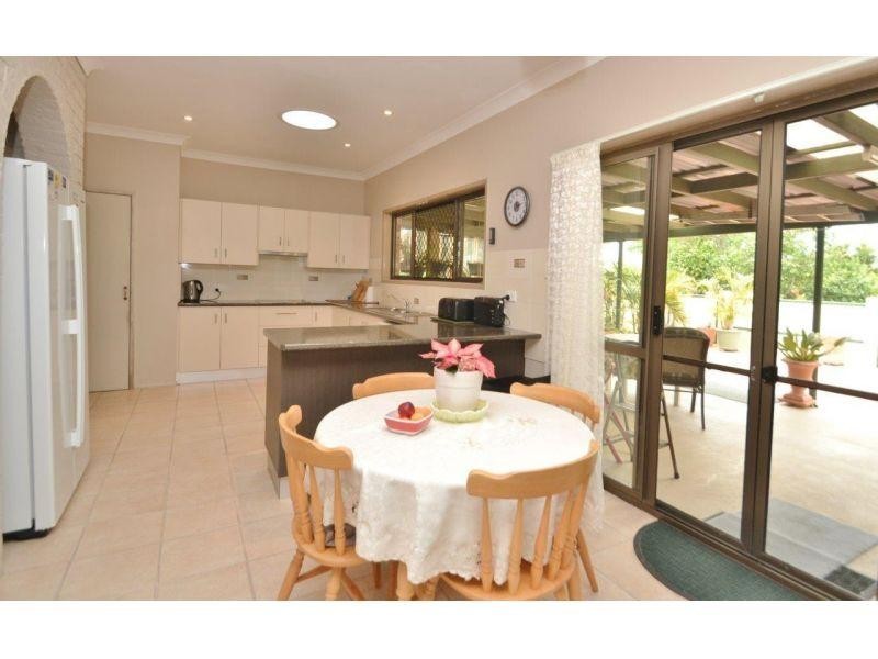 9 Luckona Court, Southside QLD 4570