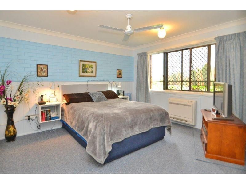 9 Luckona Court, Southside QLD 4570