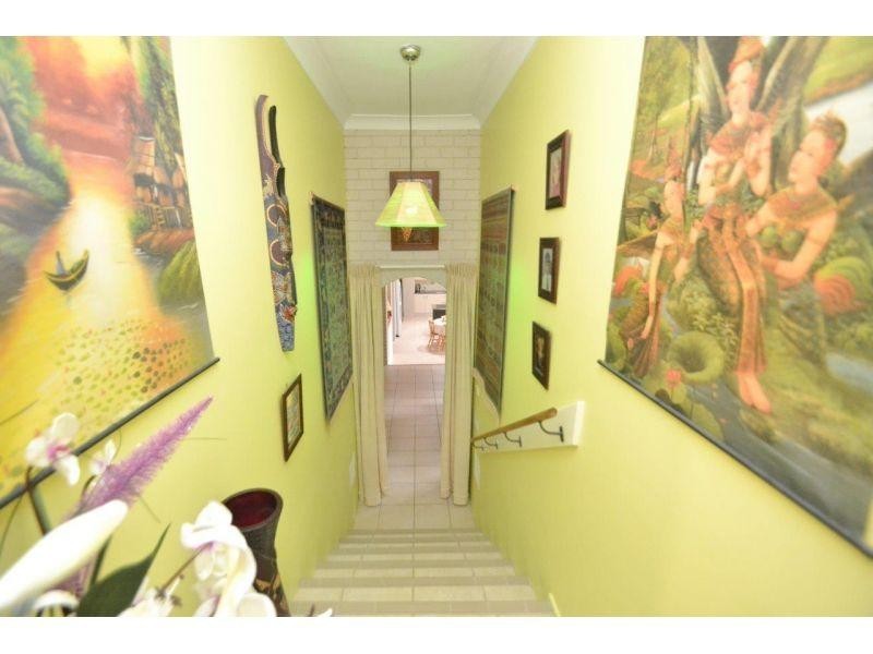 9 Luckona Court, Southside QLD 4570