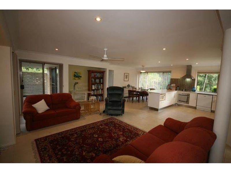 2 Honeyeater Avenue, Noosaville QLD 4566