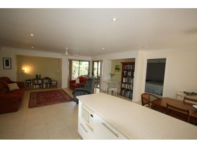 2 Honeyeater Avenue, Noosaville QLD 4566