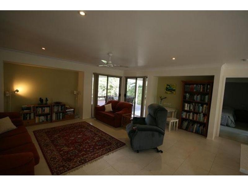 2 Honeyeater Avenue, Noosaville QLD 4566