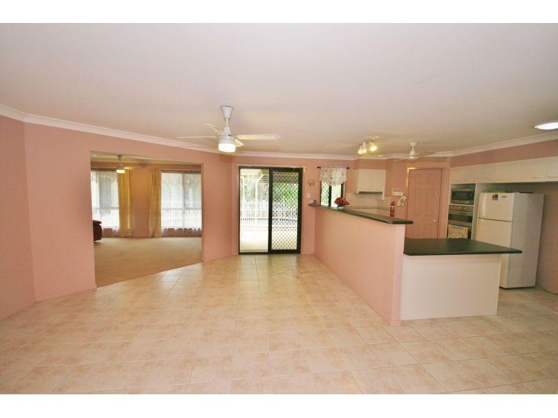 9 Castlereagh Court, Southside QLD 4570