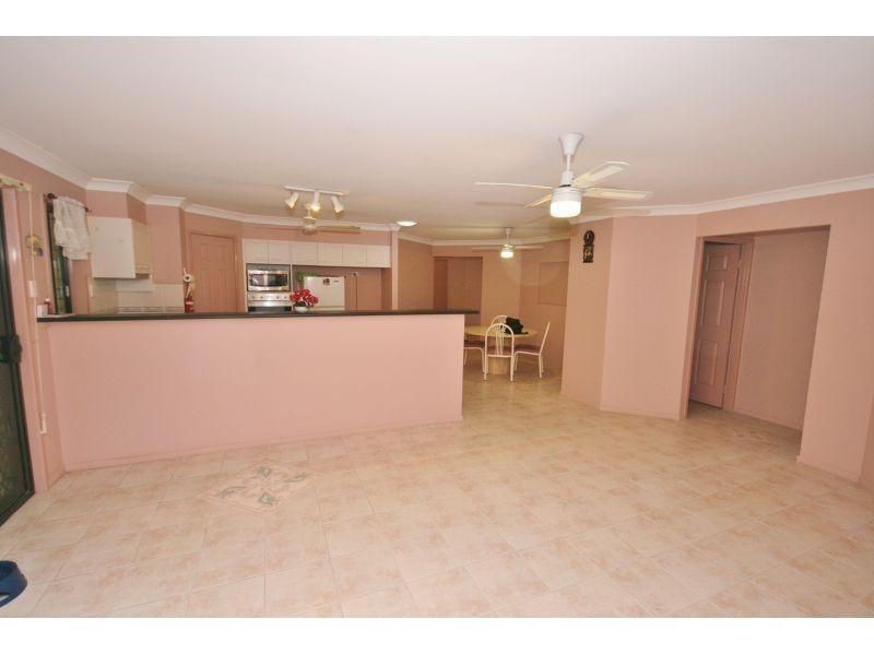 9 Castlereagh Court, Southside QLD 4570