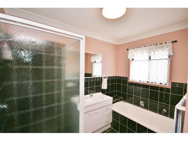 9 Castlereagh Court, Southside QLD 4570