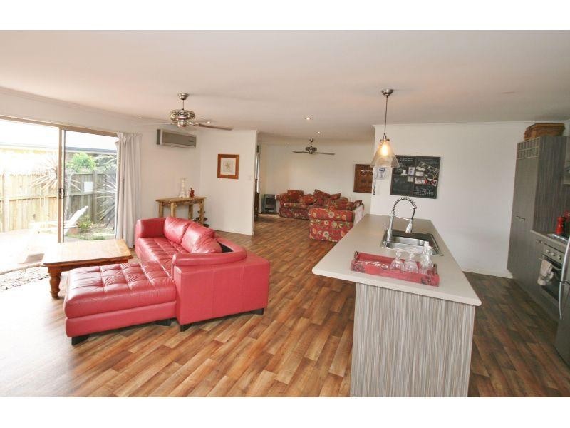 8 Managers Court, Jones Hill QLD 4570