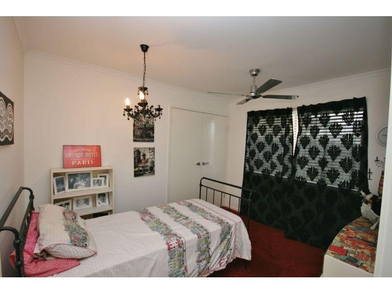 8 Managers Court, Jones Hill QLD 4570