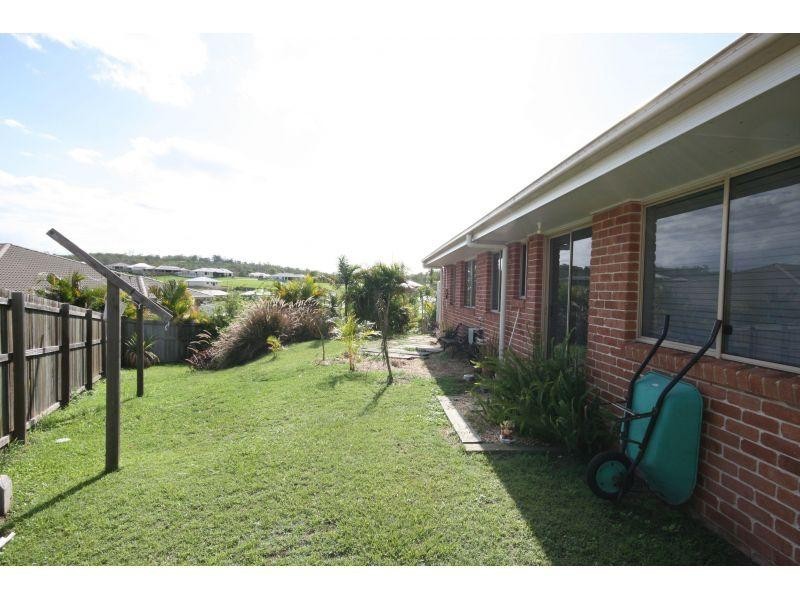 8 Managers Court, Jones Hill QLD 4570