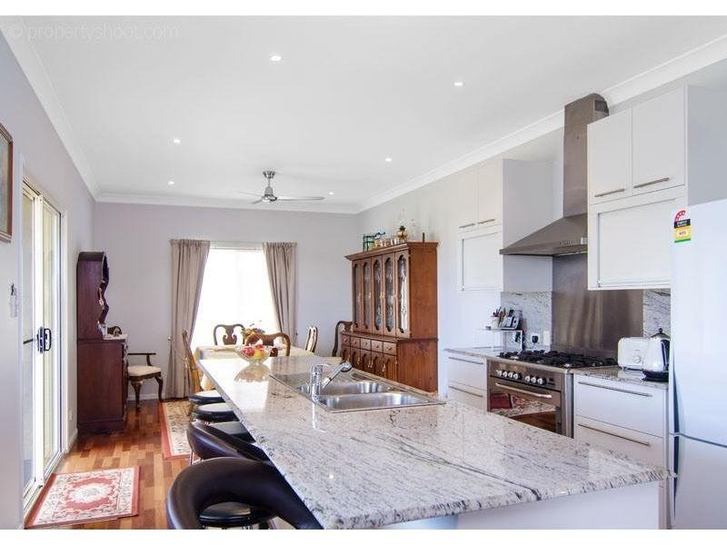 33 Kensington Drive, Cooroy QLD 4563