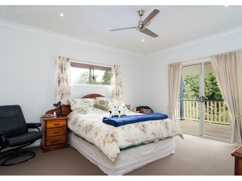 33 Kensington Drive, Cooroy QLD 4563
