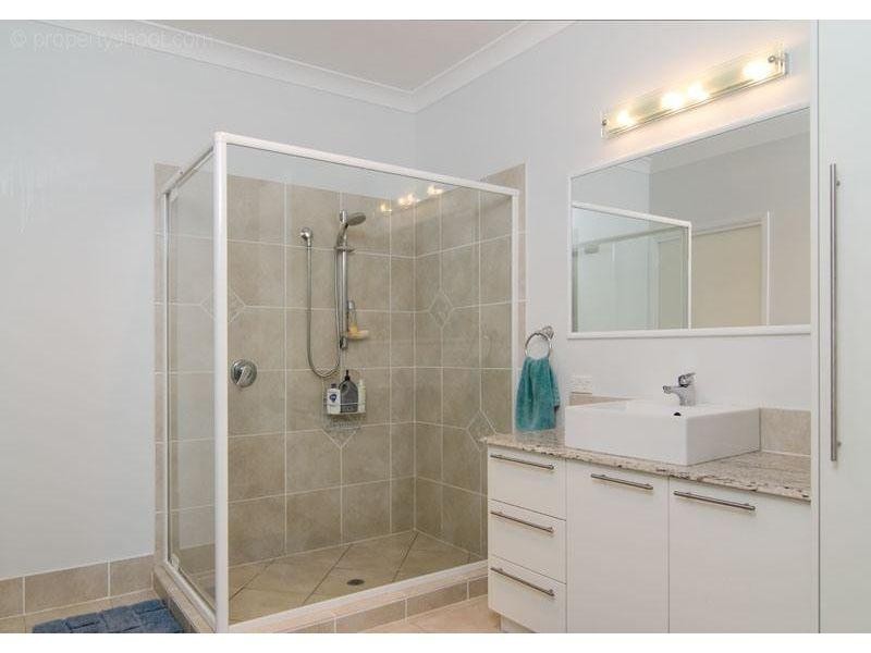 33 Kensington Drive, Cooroy QLD 4563