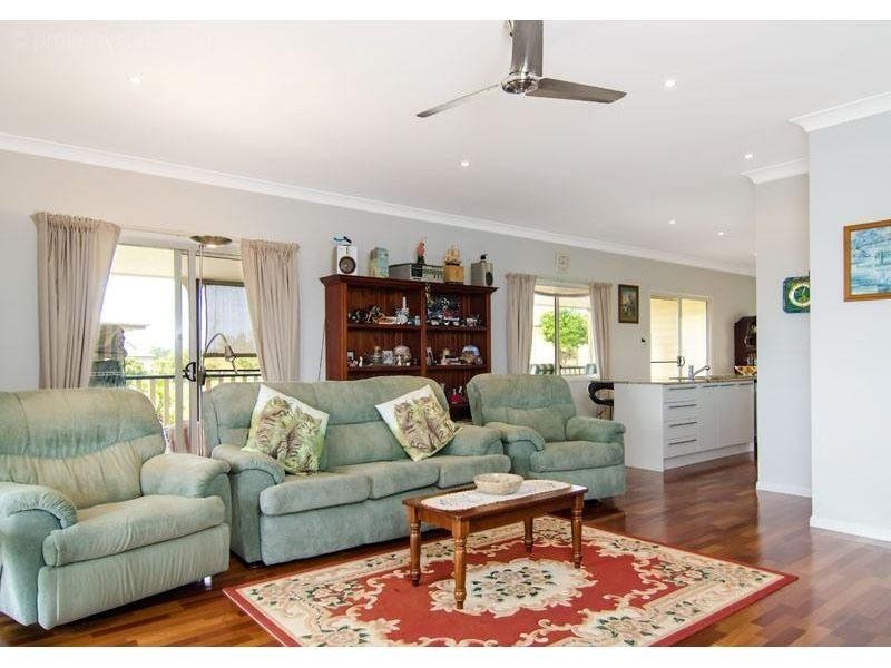 33 Kensington Drive, Cooroy QLD 4563