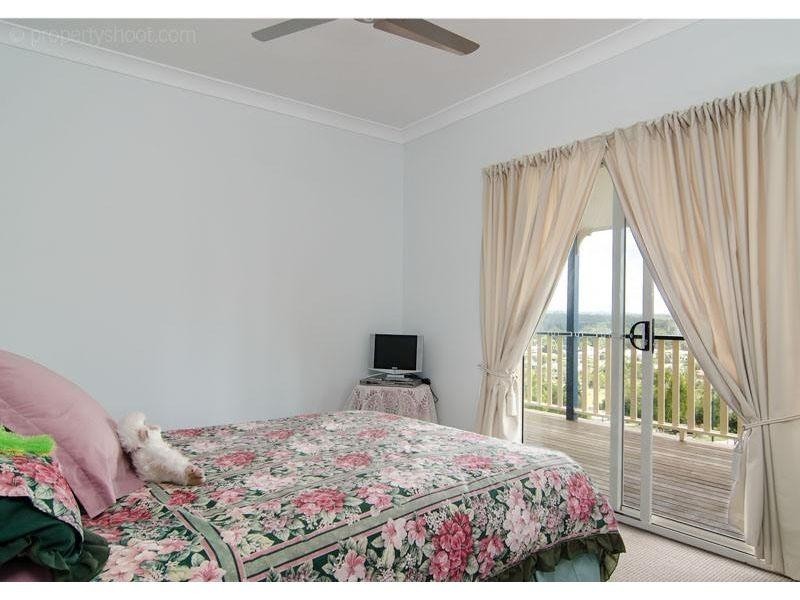 33 Kensington Drive, Cooroy QLD 4563