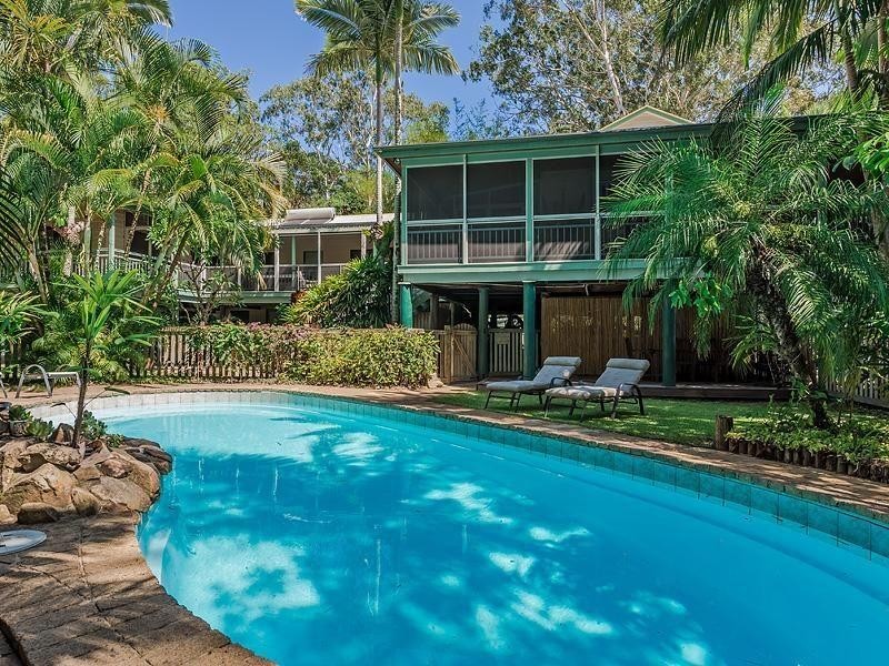 13 Maximillian Road, Noosa North Shore QLD 4565