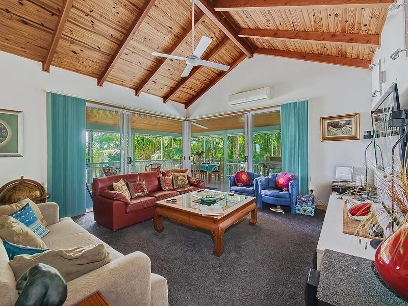 13 Maximillian Road, Noosa North Shore QLD 4565