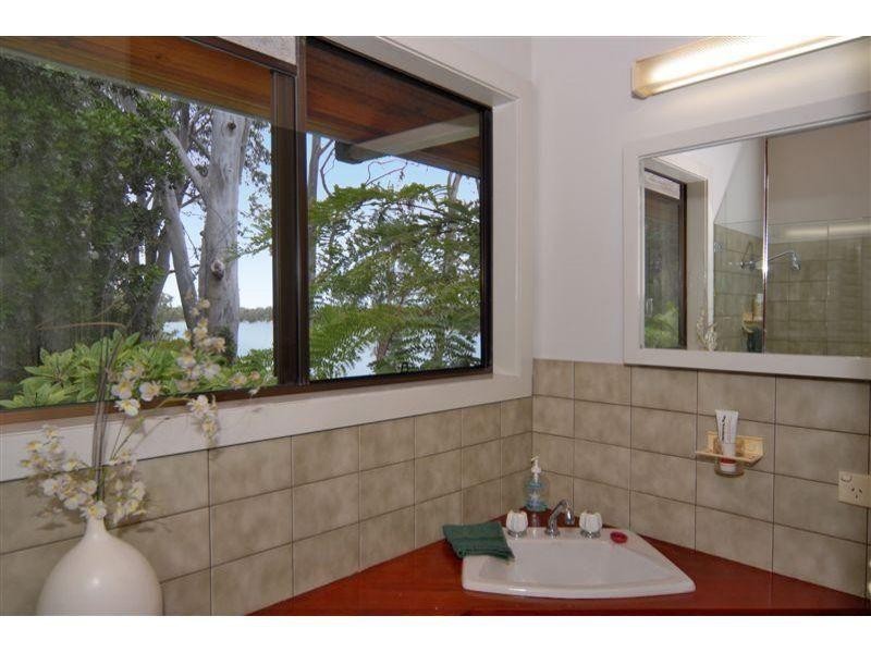 13 Maximillian Road, Noosa North Shore QLD 4565