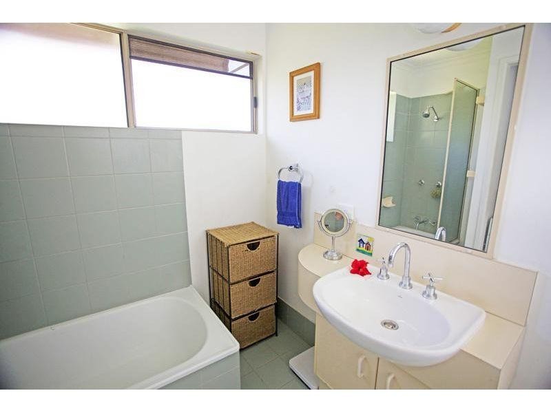 107/24 Lake Weyba Dr, Noosaville QLD 4566