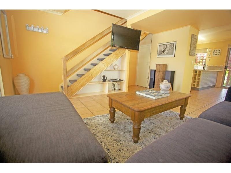 107/24 Lake Weyba Dr, Noosaville QLD 4566