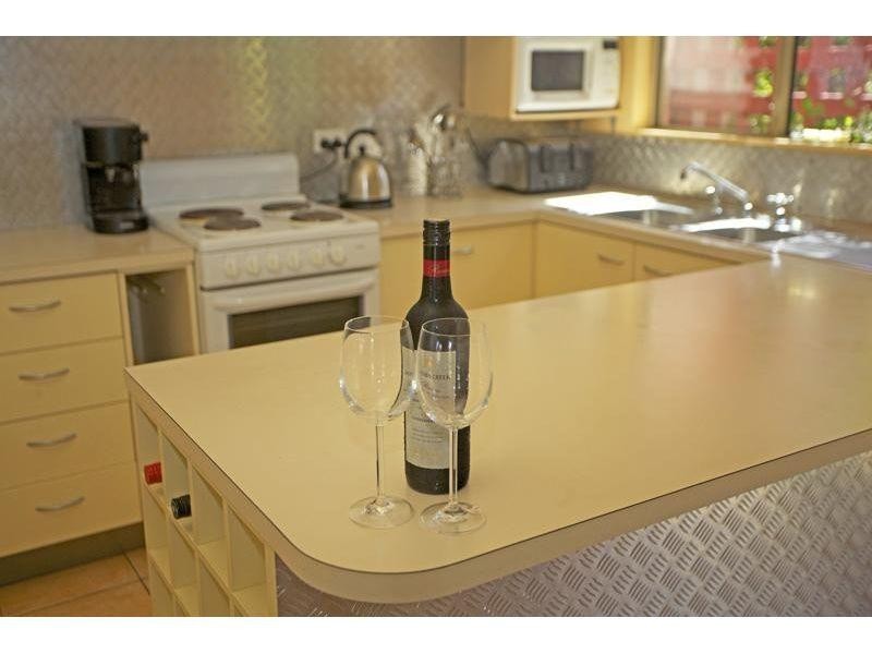 107/24 Lake Weyba Dr, Noosaville QLD 4566